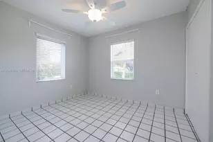 1029 NE 113th St, Biscayne Park, FL 33161 - Photo 12