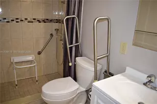 9300 Sunrise Lakes Blvd, Sunrise, FL 33322 - Photo 22