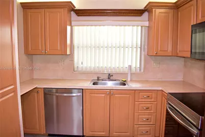 9300 Sunrise Lakes Blvd #208, Sunrise, FL 33322 - Photo 1