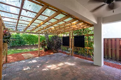7482 NW 21st Ct, Pembroke Pines, FL 33024 - Photo 34