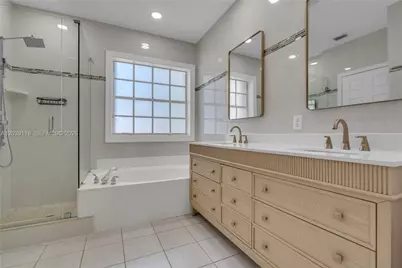 7482 NW 21st Ct, Pembroke Pines, FL 33024 - Photo 30