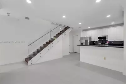 7482 NW 21st Ct, Pembroke Pines, FL 33024 - Photo 8