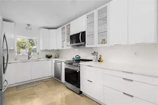 8920 NE 9th Ct, Miami, FL 33138 - Photo 14