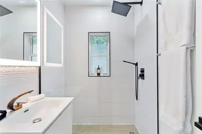 8270 NE 1st Pl #3, Miami, FL 33138 - Photo 24