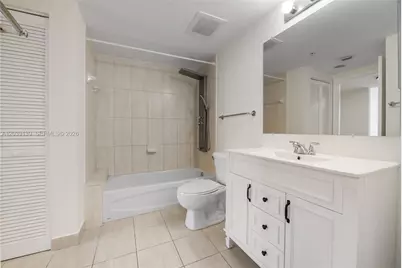 1750 N Bayshore Dr #4811, Miami, FL 33132 - Photo 14