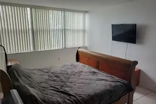 1300 NE Miami Gardens Dr, Miami, FL 33179 - Photo 4
