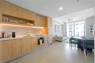 11 NE 6th St, Miami, FL 33132 - Photo 6