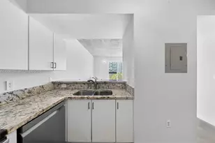 455 NE 25th St, Miami, FL 33137 - Photo 26