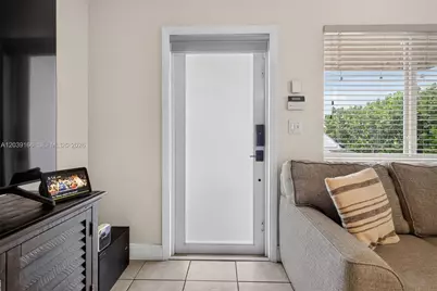 4585 E 9th Ln, Hialeah, FL 33013 - Photo 6