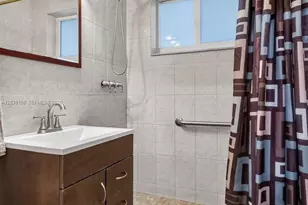 4585 E 9th Ln, Hialeah, FL 33013 - Photo 18