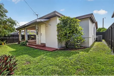 4585 E 9th Ln, Hialeah, FL 33013 - Photo 26