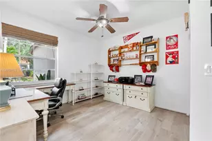 1522 NW 182nd Way, Pembroke Pines, FL 33029 - Photo 8