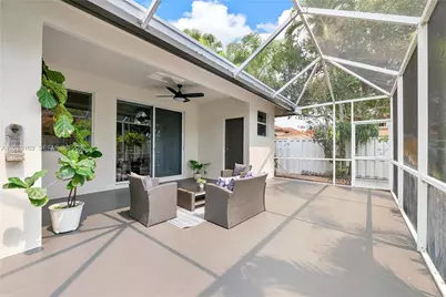 1522 NW 182nd Way, Pembroke Pines, FL 33029 - Photo 30