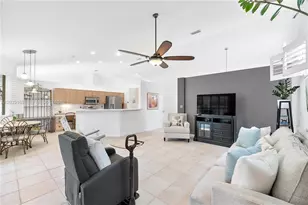 1522 NW 182nd Way, Pembroke Pines, FL 33029 - Photo 14