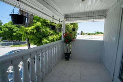 16990 NE 5th Ct #2, North Miami Beach, FL 33162 - Photo 12