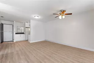 10532 SW 182nd St, Miami, FL 33157 - Photo 2