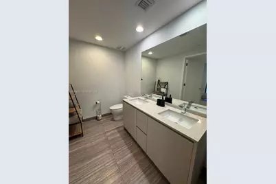 1010 Brickell Ave #1807, Miami, FL 33131 - Photo 22