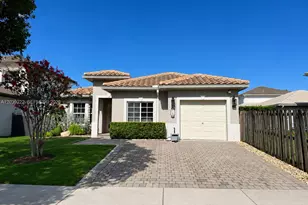 21105 SW 89th Pl, Cutler Bay, FL 33189 - Photo 2