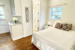 439 15th St, Miami Beach, FL 33139 - Photo 2