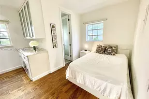 439 15th St, Miami Beach, FL 33139 - Photo 1
