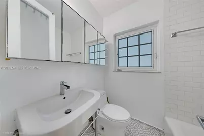 439 15th St #18, Miami Beach, FL 33139 - Photo 32