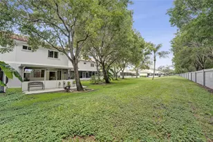 806 NW 208th Way, Pembroke Pines, FL 33029 - Photo 34