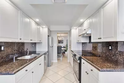 18031 Biscayne Blvd #1401, Aventura, FL 33160 - Photo 16