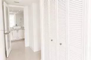 6039 Collins Ave, Miami Beach, FL 33140 - Photo 10