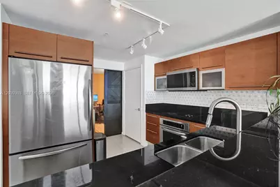 244 Biscayne Blvd #3409, Miami, FL 33132 - Photo 6