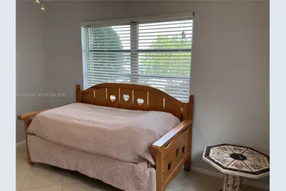 8604 NW 59th Pl, Tamarac, FL 33321 - Photo 18