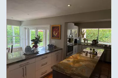 11521 SW 98th Ct, Miami, FL 33176 - Photo 2