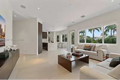 11163 NW 71st Ter, Doral, FL 33178 - Photo 14
