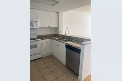 19501 W Country Club Dr #611, Aventura, FL 33180 - Photo 2