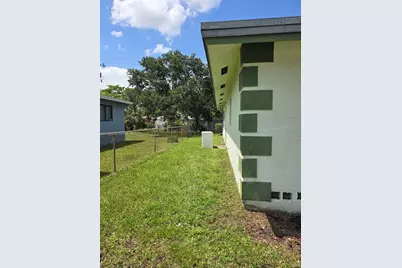 2581 NW 15th Ct, Fort Lauderdale, FL 33311 - Photo 6