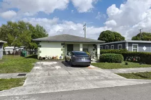 2581 NW 15th Ct, Fort Lauderdale, FL 33311 - Photo 2