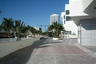 325 S Biscayne Blvd, Miami, FL 33131 - Photo 22