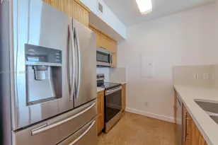 325 S Biscayne Blvd, Miami, FL 33131 - Photo 6