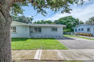 11527 SW 81st Rd, Pinecrest, FL 33156 - Photo 1