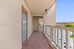 9281 Sunrise Lakes Blvd, Sunrise, FL 33322 - Photo 2