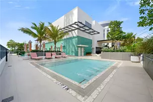 11 NE 6th St, Miami, FL 33132 - Photo 16