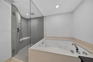 2711 S Ocean Dr, Hollywood, FL 33024 - Photo 16