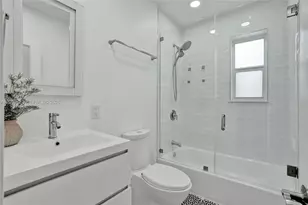 213 NE 43rd St, Miami, FL 33137 - Photo 18