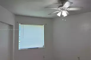 1667 NE Miami Gardens Dr, Miami, FL 33179 - Photo 14