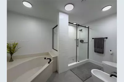 10750 NW 66th St #504, Doral, FL 33178 - Photo 42