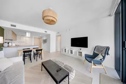 1000 Brickell Plz #4704, Miami, FL 33131 - Photo 6