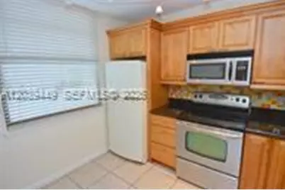 3630 Whitehall Dr #104, West Palm Beach, FL 33401 - Photo 6