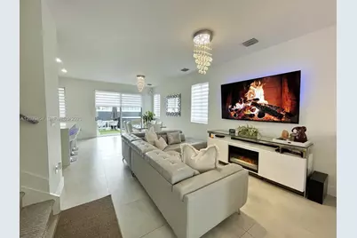 7243 NW 103rd Path, Doral, FL 33178 - Photo 10