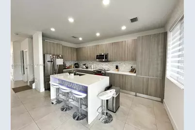 7243 NW 103rd Path, Doral, FL 33178 - Photo 16