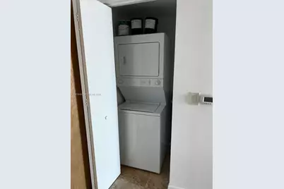 350 S Miami Ave #1913, Miami, FL 33130 - Photo 16