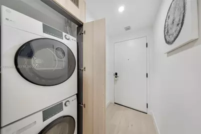 225 N Miami Ave #1510, Miami, FL 33128 - Photo 14